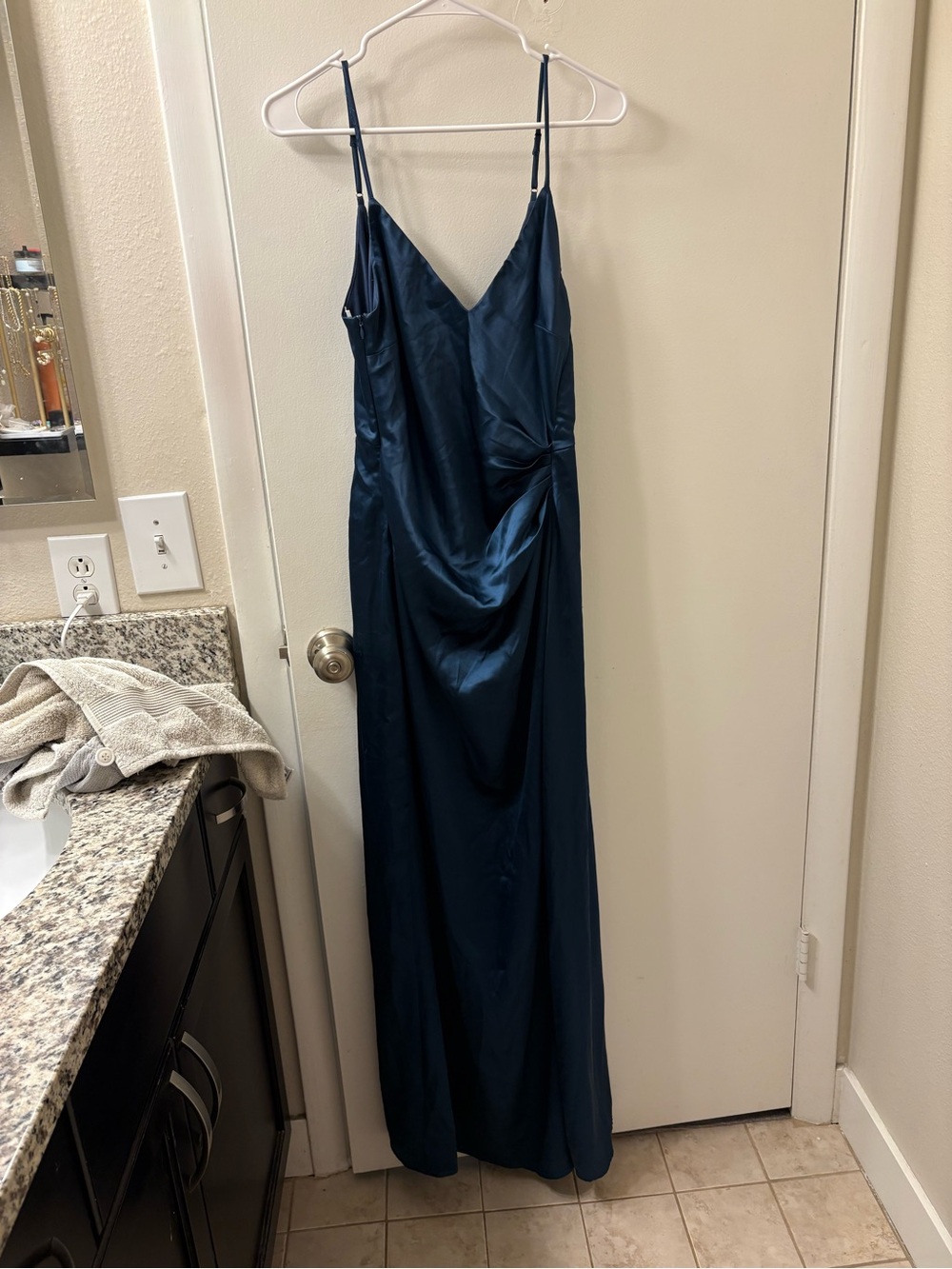 Dark blue lulus dress with slit
